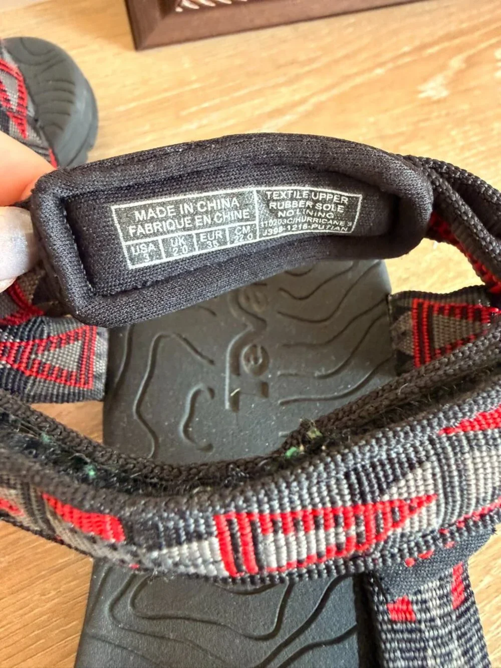 Teva Hurricane Sandals XLT 2 Sport Black Red & Gray Triangle Pattern Kids 3